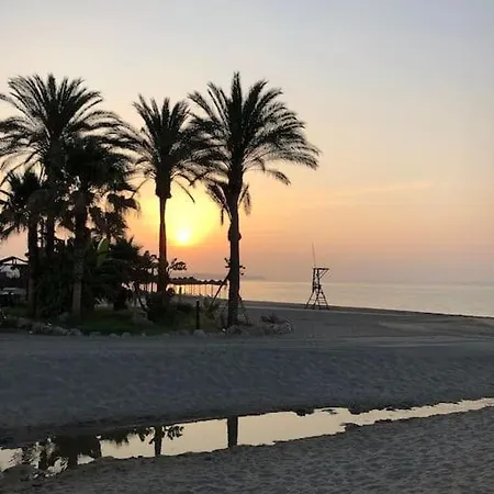 Holiday home Nyrenoverat! Beachfront Townhouse Med Pool Malaga